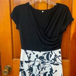 Black and white floral short sleeved dress